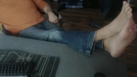 Snapshot of hollymollysucker chatting on December 7, 11:18 am hollymollysucker online show from December 7, 11:18 am