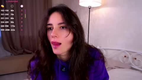 Snapshot of hollymonica chatting on November 2, 5:32 am Delly online show from November 2, 5:32 am