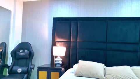 Holly online show from February 20, 7:58 pm