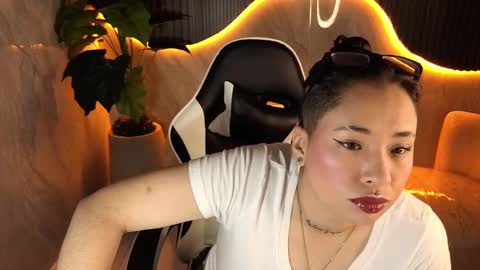 Holly  online show from November 16, 12:55 pm