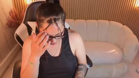 Holly  online show from November 19, 1:16 am