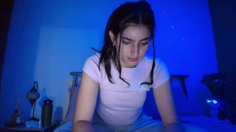 hollyshit_ online show from September 19, 12:45 am