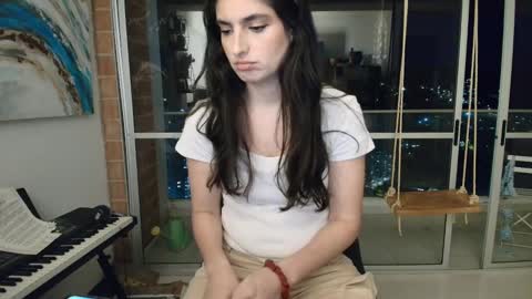 hollyshit_ online show from October 1, 12:05 am