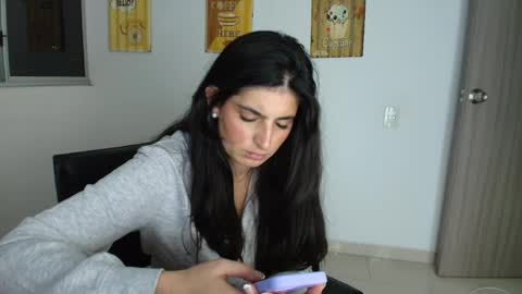 Snapshot of hollyshit_ chatting on May 20, 12:50 am hollyshit_ online show from May 20, 12:50 am