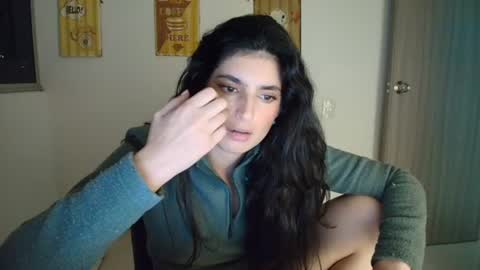 Snapshot of hollyshit_ chatting on June 12, 12:53 am hollyshit_ online show from June 12, 12:53 am