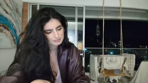 Snapshot of hollyshit_ chatting on June 14, 2:24 am hollyshit_ online show from June 14, 2:24 am