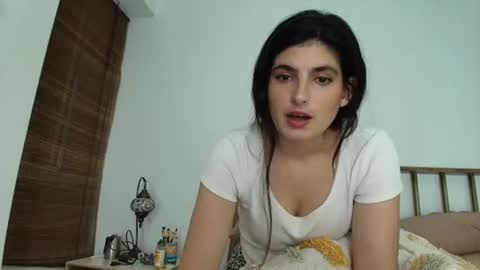 Snapshot of hollyshit_ chatting on June 20, 1:09 am hollyshit_ online show from June 20, 1:09 am