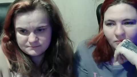 HollyXEva online show from January 31, 7:11 pm