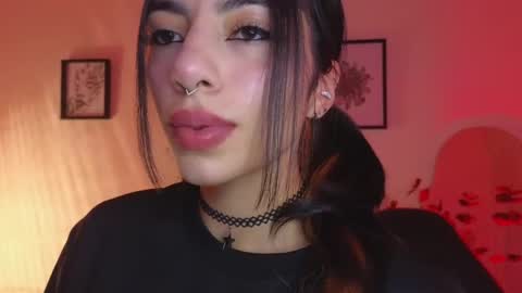 holly online show from April 30, 9:30 pm