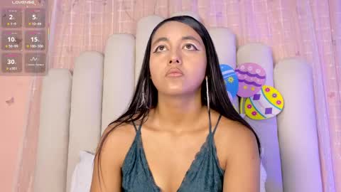 Hollyy online show from May 1, 7:40 pm