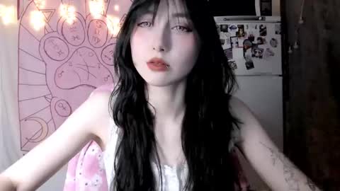 Ho Lee Sheet online show from March 15, 4:57 pm