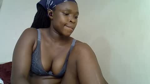 holy_ebony online show from March 18, 9:23 am