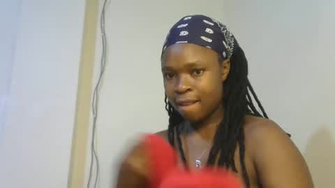 holy_ebony online show from March 29, 10:10 pm