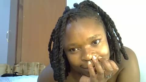 holy_ebony online show from April 29, 11:44 pm