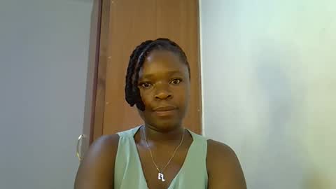 Snapshot of holy_ebony chatting on May 7, 5:24 am holy_ebony online show from May 7, 5:24 am