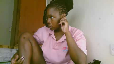 Snapshot of holy_ebony chatting on May 13, 9:39 am holy_ebony online show from May 13, 9:39 am