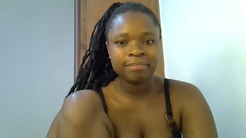 Snapshot of holy_ebony chatting on May 26, 8:43 am holy_ebony online show from May 26, 8:43 am