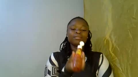 Snapshot of holy_ebony chatting on May 29, 7:34 pm holy_ebony online show from May 29, 7:34 pm