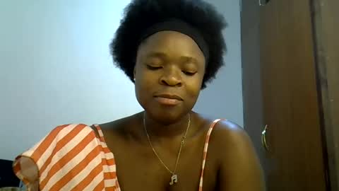 Snapshot of holy_ebony chatting on June 19, 7:17 pm holy_ebony online show from June 19, 7:17 pm