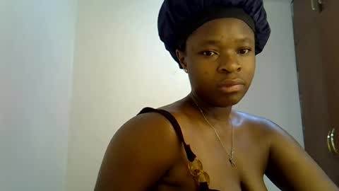 Snapshot of holy_ebony chatting on June 21, 11:13 am holy_ebony online show from June 21, 11:13 am