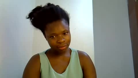 Snapshot of holy_ebony chatting on June 29, 6:08 am holy_ebony online show from June 29, 6:08 am