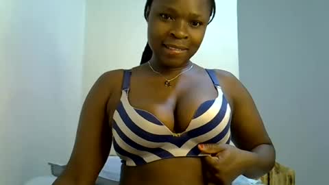 Snapshot of holy_ebony chatting on July 24, 6:39 pm holy_ebony online show from July 24, 6:39 pm