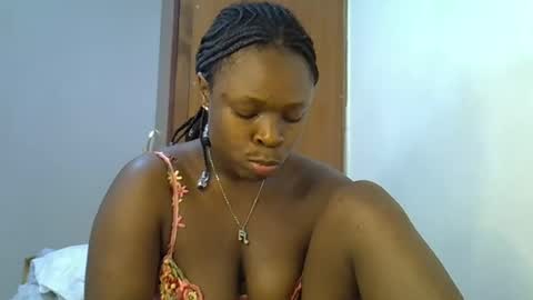 Snapshot of holy_ebony chatting on July 28, 7:39 pm holy_ebony online show from July 28, 7:39 pm