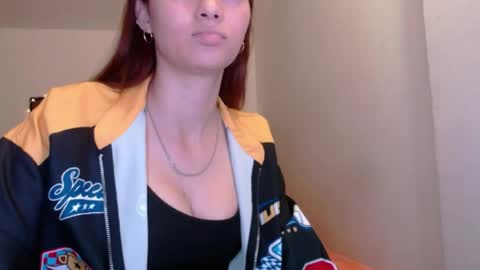 Juli online show from May 2, 3:11 am