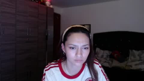 Snapshot of holy_julii chatting on June 24, 2:10 am holy_julii online show from June 24, 2:10 am