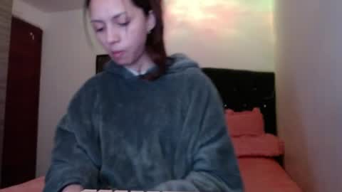 Snapshot of holy_julii chatting on July 11, 2:25 am holy_julii online show from July 11, 2:25 am