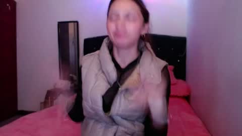 Snapshot of holy_julii chatting on July 12, 5:31 am holy_julii online show from July 12, 5:31 am
