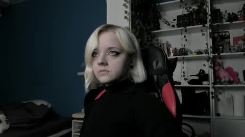 holy_mistresss online show from November 23, 9:42 am