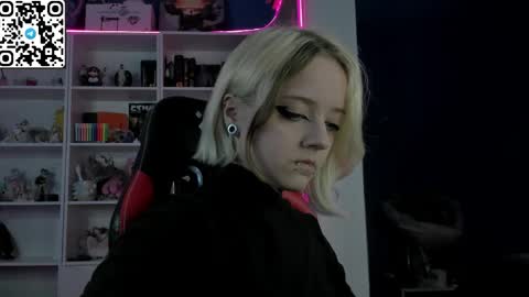 Snapshot of holy_mistresss chatting on May 19, 7:58 am holy_mistresss online show from May 19, 7:58 am
