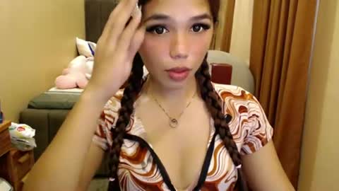 holy_molly1 online show from June 12, 3:33 pm