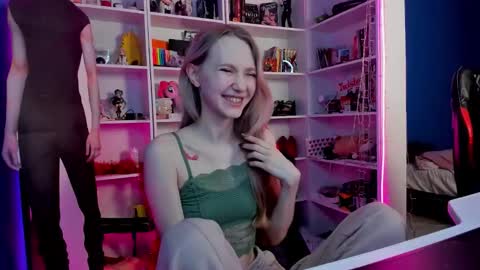 Snapshot of holy_rumi chatting on January 16, 11:03 am Rumi online show from January 16, 11:03 am