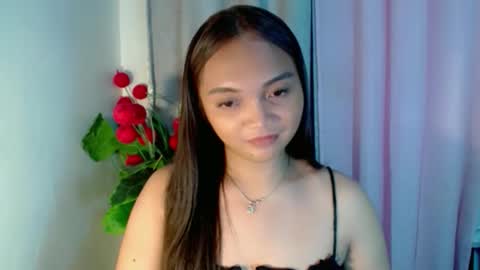 Snapshot of holy_shine chatting on December 14, 4:56 pm Bella online show from December 14, 4:56 pm