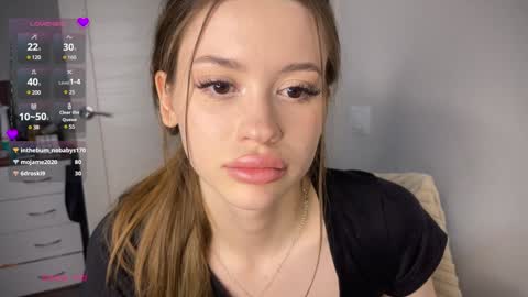 Snapshot of holybabe342 chatting on December 20, 3:00 pm Vio online show from December 20, 3:00 pm