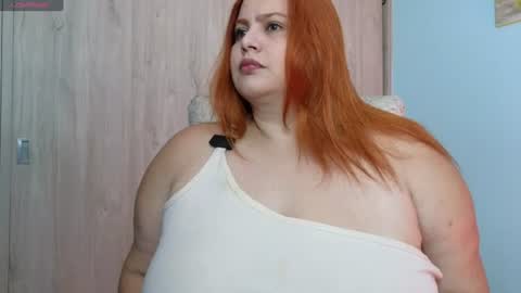 Snapshot of holybeauty_ chatting on June 24, 9:36 pm Jam online show from June 24, 9:36 pm