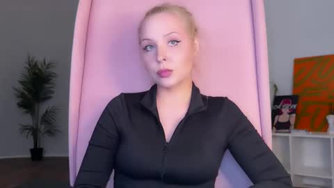 Snapshot of holycatharsis chatting on February 11, 3:08 pm Goddess Holy Catharsis online show from February 11, 3:08 pm