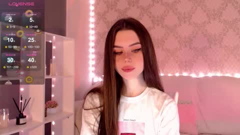 Mia online show from September 27, 3:11 am