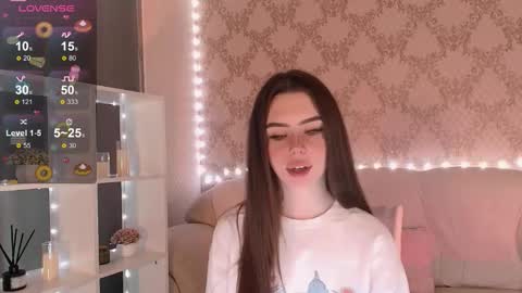 Mia online show from November 17, 3:23 am