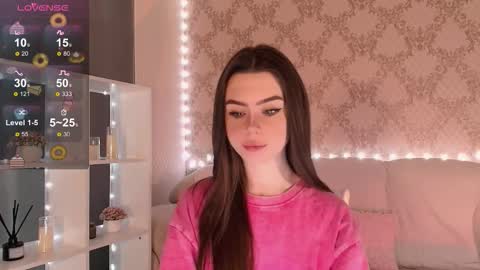 Mia online show from November 30, 3:10 am