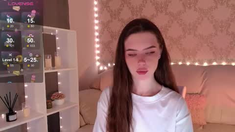 Mia online show from August 8, 3:19 am