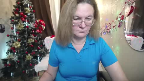 Snapshot of holymilfa chatting on December 4, 2:04 pm holymilfa online show from December 4, 2:04 pm