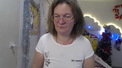 Snapshot of holymilfa chatting on December 26, 7:24 am holymilfa online show from December 26, 7:24 am