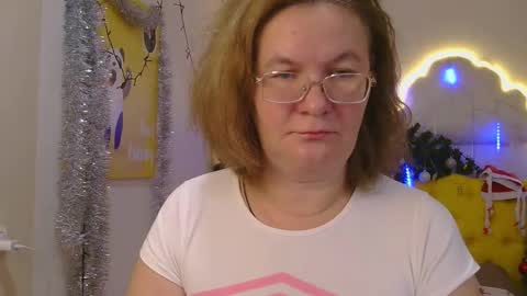 Snapshot of holymilfa chatting on January 12, 8:04 am holymilfa online show from January 12, 8:04 am