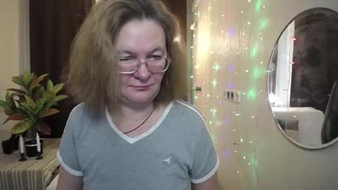 Snapshot of holymilfa chatting on January 26, 7:32 am holymilfa online show from January 26, 7:32 am