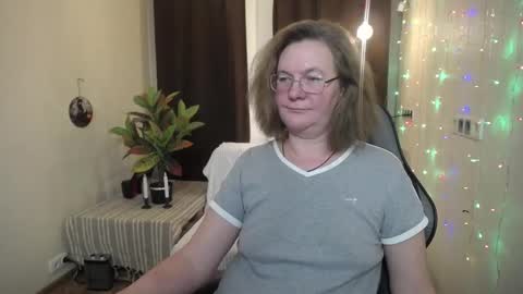 Snapshot of holymilfa chatting on January 26, 4:41 pm holymilfa online show from January 26, 4:41 pm