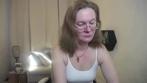 Snapshot of holymilfa chatting on March 5, 7:48 am holymilfa online show from March 5, 7:48 am