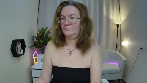 holymilfa online show from May 7, 7:14 am
